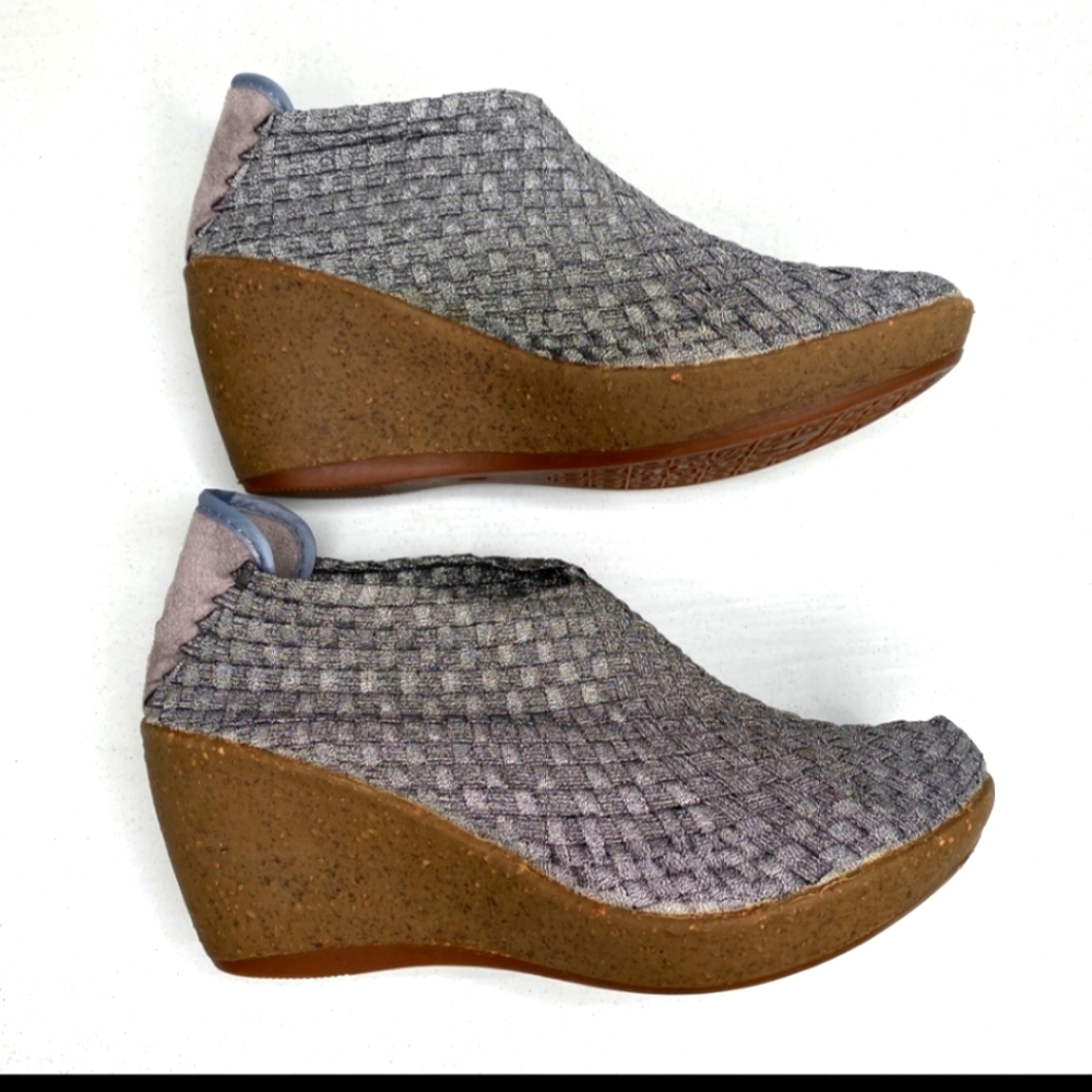 Bernie Mev Shoes Wedge, Bootie Size 37 (6.5) Silver, Pewter, Gun  Metal
